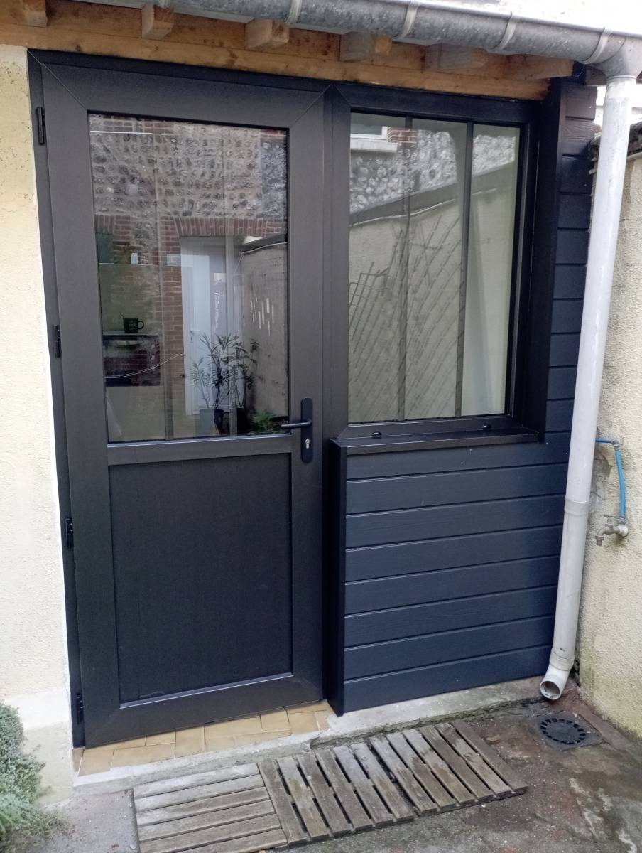 Fabrication de dressing sur-mesure sous pente pour particuliers avec devis gratuit et intervention rapide Etretat (76) en Seine Maritime