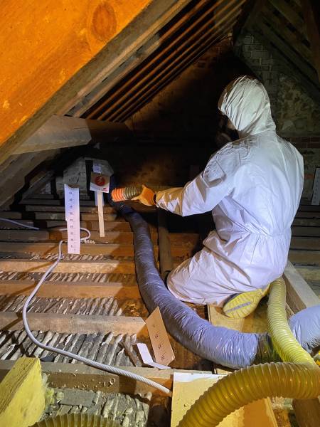 Artisan menuisier qualifié RGE, spécialisée dans l'isolation des combles perdus par soufflage mécanique proche FECAMP 76