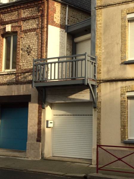 Menuisier spécialisé dans la réfection de balcon bois proche Etretat